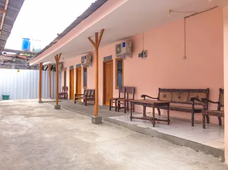 Wahyu Putri House Yogyakarta Отели в г. Джокьякарта