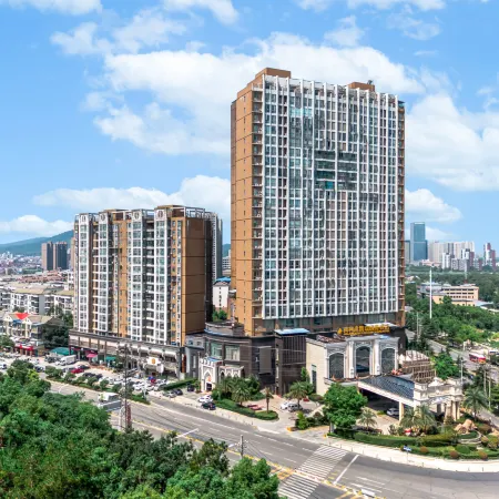 Malata Carrey International Hotel (Wuhan Textile University tanxinpei Park Subway) Отели рядом с достопримечательностью «Wuhan Institute of Engineering and Technology - Northwest Gate»