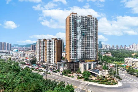 Malata Carrey International Hotel (Wuhan Textile University tanxinpei Park Subway) Отели рядом с достопримечательностью «Wuhan Vocational College of Communication and Publishing»