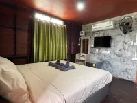 OYO 75500 Kuunone Art & Gallery Hotels in San Pa Tong