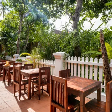 Villa Khoum Xieng Thong Boutique Отели рядом с достопримечательностью «Ват Сиенг Тхонг»