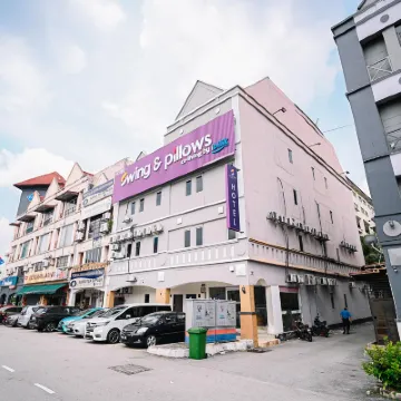Swing & Pillows @ Sunway Pyramid PJ Hotels near Sunway Mentari Plaza