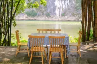 Yangshuo Xingping Li River Inn