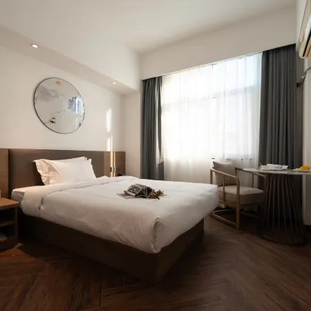 Seasons Hotel (Shenzhen Baoan Turning Subway Station Branch) Отели рядом с достопримечательностью «Театр Хайя»