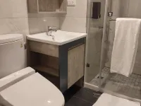 Full Stay Hotels near Shipai Metro Station