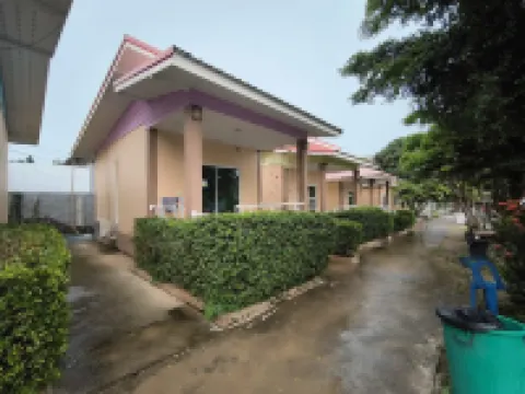 Rang Noknoy Resort at Kohlarn ラン島のホテル