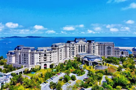 Wanda Vista Qingdao Oriental Film City Hotel Отели рядом с достопримечательностью «Jiaonan Jimiya Fishing Port»