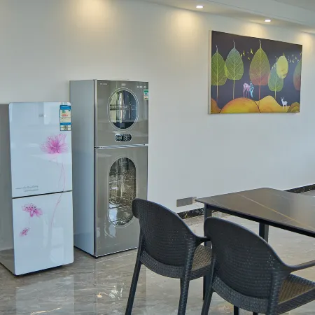 Fengming Smart Hotel (Lincang High-Speed Railway Station)
