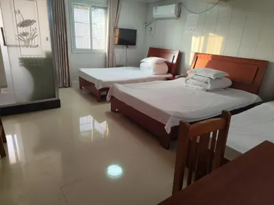 Pingjiang Qiaotou Hotel Отели рядом с достопримечательностью «Xiang'egan Provincial Soviet Former Site»