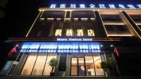 Maple Habitat Hotel