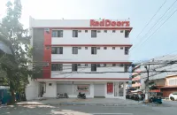 RedDoorz near UST Sampaloc Manila  호텔