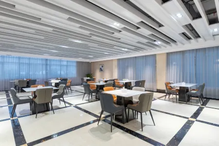 Echarm Hotel (Changde High-speed Railway Station) Отели рядом с достопримечательностью «Hunan Normal College for Childhood Education»