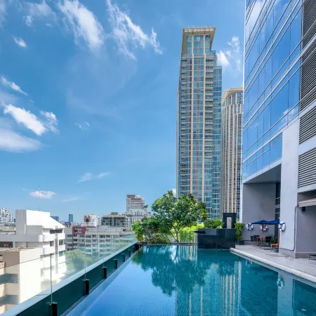 Four Points by Sheraton Bangkok Ploenchit Sukhumvit Отели рядом с достопримечательностью «Станция надземного метро Chit Lom»