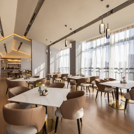 Atour Hotel Gaoyou Clothing City
