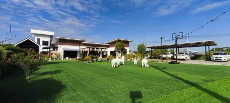 The Chill Resort Resort at Korat Отели рядом с достопримечательностью «Guru-Summanakara»