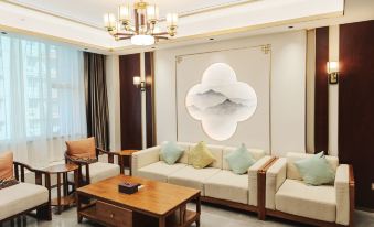 Qing Yuan New Holyton International Hotel