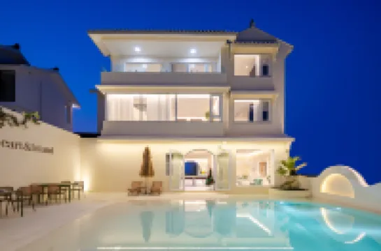 Heart&Island Island Mood · Lake View Homestay โรงแรมใน