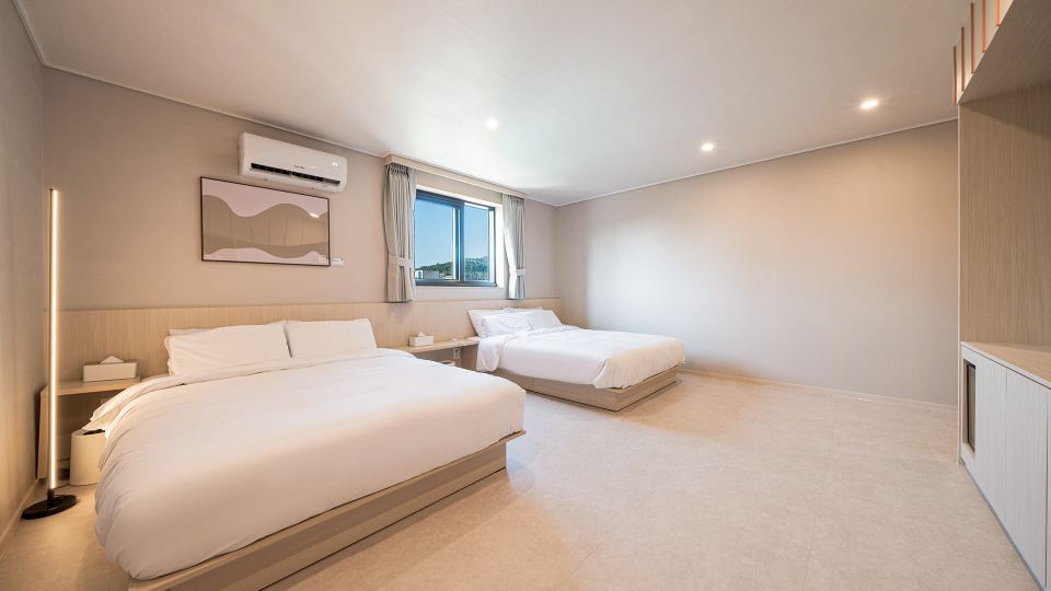 Workers Hotel Ansan by Aank