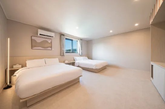 Workers Hotel Ansan by Aank