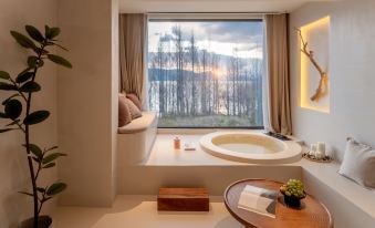 Dali An Yu · Manhaijing Homestay (Ancient Town Erhai Ecological Corridor S-Bend Store)