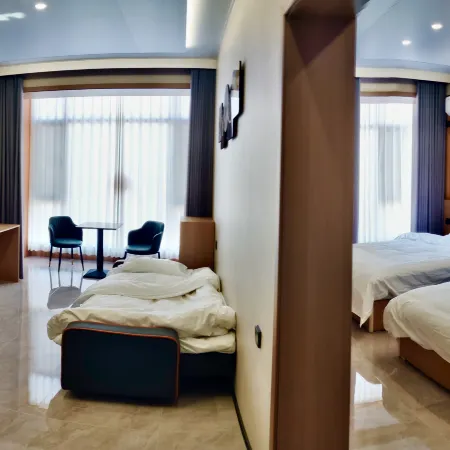 Lingshi Yueman Home Homestay (Wangjia Courtyard Branch)
