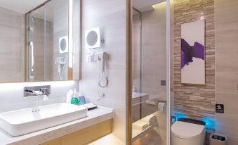 Lufeng Hotel (Meihekou Yinhe Avenue)