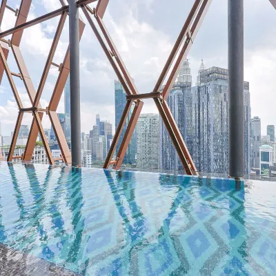 Scarletz KLCC @ Apartments By Edwin 【Located KLCC + 6mins Kuala Lumpur Tower（KL Tower） 】 Hotel dekat Stasiun Kereta LRT - KLCC