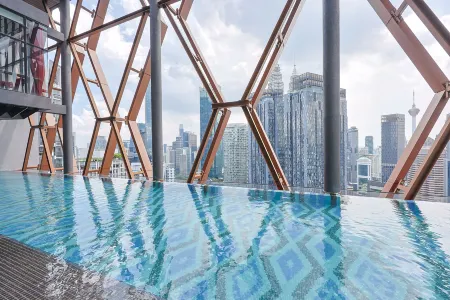Scarletz KLCC @ Apartments By Edwin 【Located KLCC + 6mins Kuala Lumpur Tower（KL Tower） 】 Отели рядом с достопримечательностью «Парк 99 Уандерленд»