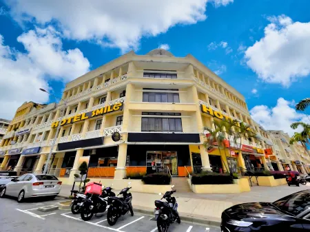 Smile Hotel Putrajaya Отели рядом с достопримечательностью «Masjid Tuanku Mizan Zainal Abidin (Masjid Besi)»