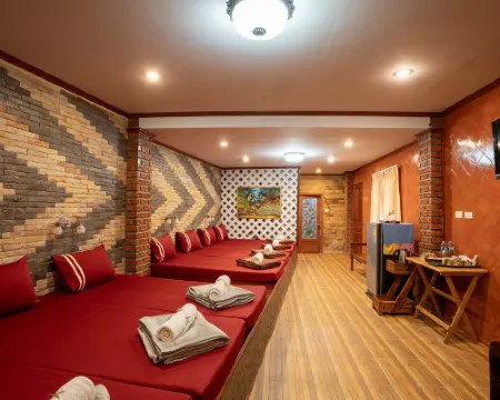 Phumthadarommanee Resort Hotels in Khlong Thom