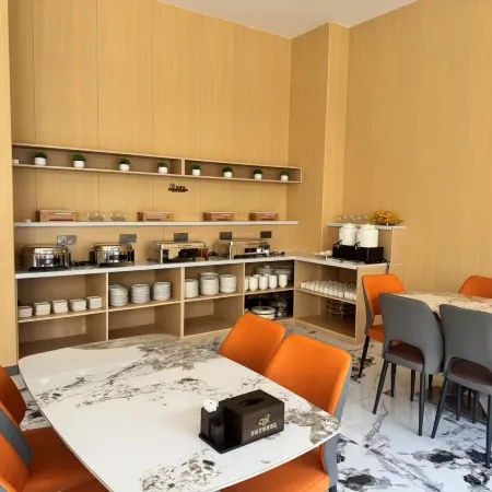Dongxing Holiday Hotel