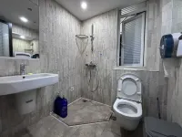 Vigorous Youth Nest Youth Hostel (Shenzhen World Window Branch)