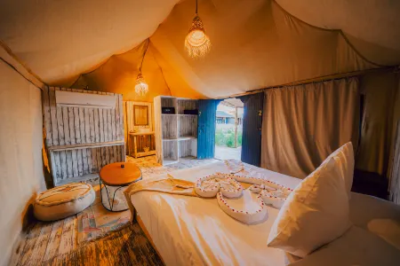 Le bedouin Agafay Отели рядом с достопримечательностью «Lets Go 2 Morocco»