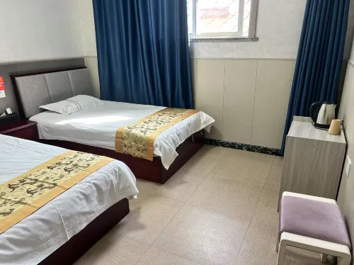 Huoqiu Longwang Palace Business Hotel - parkir