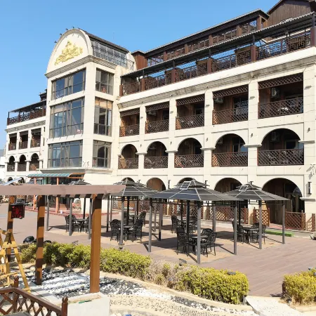 Moon Bay Holiday Hotel