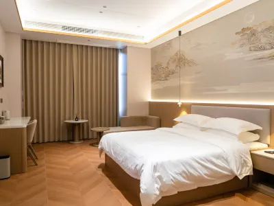 Qilou Gelan Hotel Hotels near 72 wonder tower