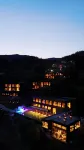 Huarong Light Stay · Tonglu