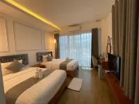 Vangvieng crystal boutique hotel Hotels near Amazing Vang Vieng Paramotor and Hot Air Balloon | 놀라운 파라모터 | พารามอเตอร์วังเวียง l 令人驚嘆的萬榮動力傘和熱氣球 l ອາເມຊິ່ງວັງວຽງພາລາມໍເຕີ