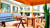 暖香屋·Meet陽光小院美宿（特克斯八卦城店）