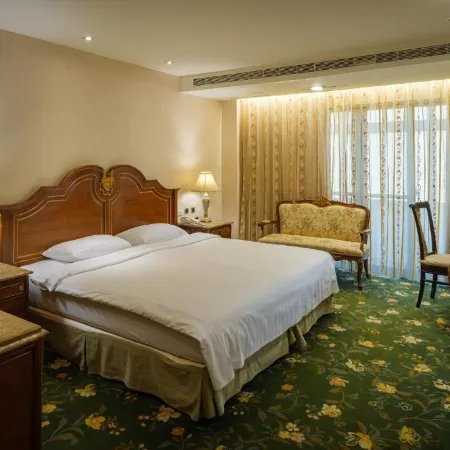 Grand Pleasure Spring Hotel Отели рядом с достопримечательностью «Бэйтоу»