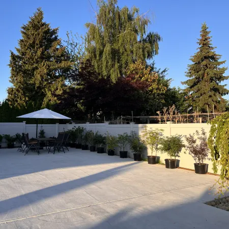 Vancouver Garden Hotel