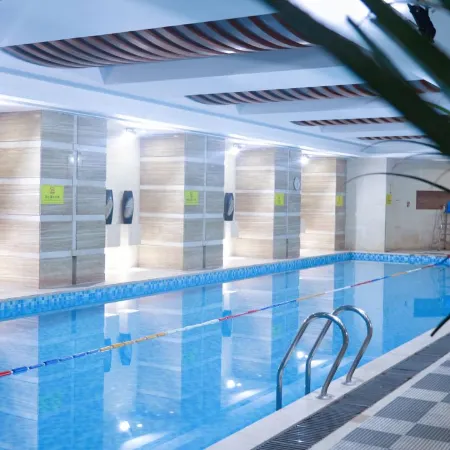 Celebrity City Hotel