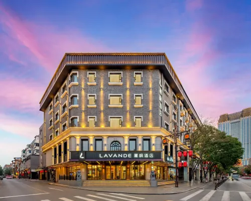 Lavande Hotel (Shenyang Zhengyang Street Forbidden City Huaiyuanmen Subway Station) Hotels near Shenhe