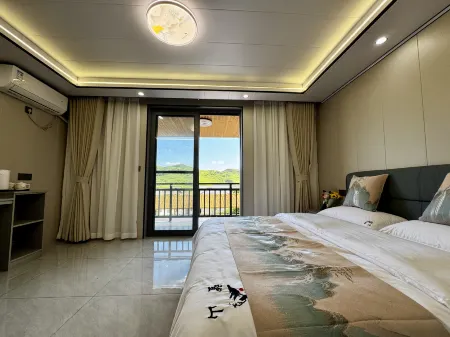 Looking at the mountain Отели рядом с достопримечательностью «Bamian Mountain»