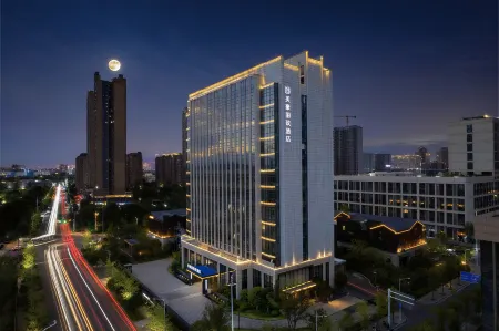 Mehood LESTIE (Wuhan Jiangxia Living Room Metro Station Aeon Mall Branch) Отели рядом с достопримечательностью «Wuhan University of Science and Technology Department of Physical Education (Maojiawan)»