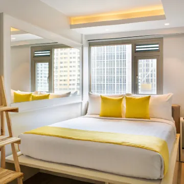 The Mini Suites Eton Tower Makati Hotels near Magallanes Station