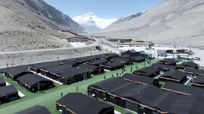 Mount Everest Base Camp Tent Camp Hotels near Mount Qomolangma