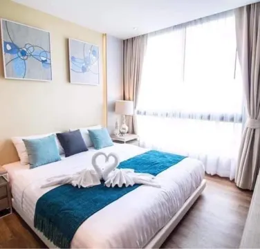 ห้องดีลักซ์ เตียงใหญ่ 1 เตียง