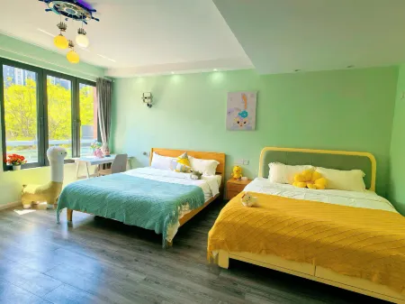 Dishui Lake Huayue Villa Отели рядом с достопримечательностью «Shanghai Dianji University (Lingang Campus)»