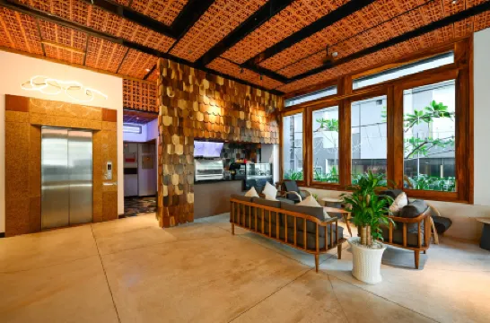 Sky Gem Central Hotel